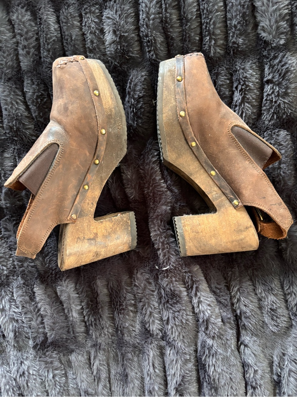 Clog heels